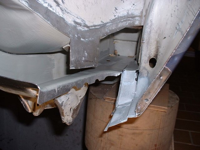 DSCF0002 (Andere).JPG (114.48 KiB) 58952 mal betrachtet Hier auch etwas gezaubert, Innenradlauf unten Blech neu...