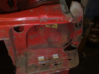 K640_26022009228.JPG (36.22 KiB) 22387 mal betrachtet Scheinwerfer rechts hab mir aber schon ne komplette neue Frontmaske bestellt