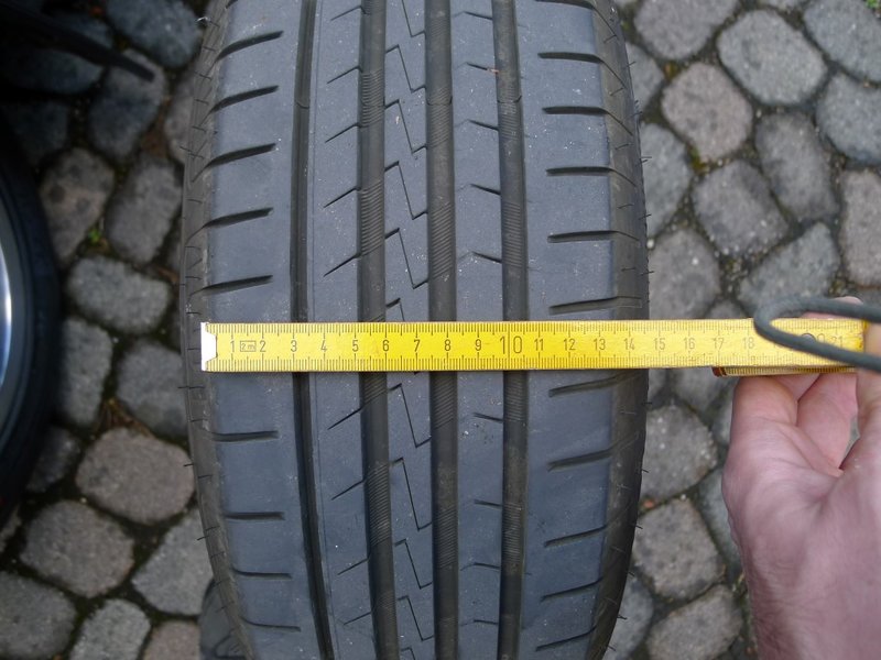 alt (Andere).JPG (179.44 KiB) 216380 mal betrachtet Vredestein Sportrac5 175/65 R14