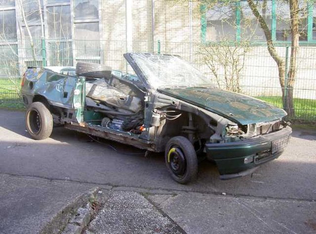 Nochmal der Spender.... man beachte den extrem-breitbau hinten !!!