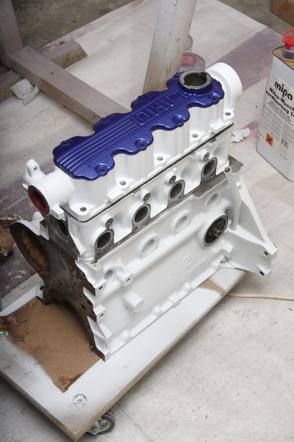 cors356.JPG (410.37 KiB) 30268 mal betrachtet Motorblock C13N in Signalweiß und Racingblue