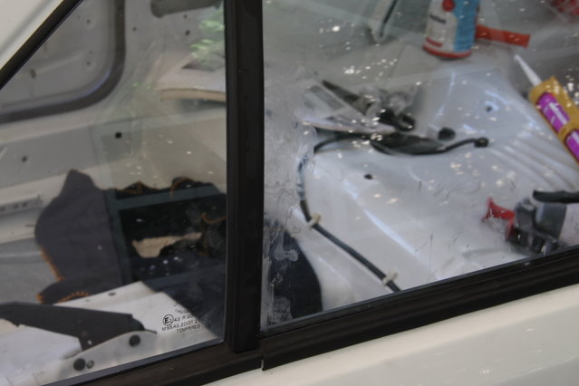 cors407.JPG (288.89 KiB) 36774 mal betrachtet Und beim Einbau auch schön verschmoddert, wozu hab ich sie eigentlich vorher geputzt? ^^