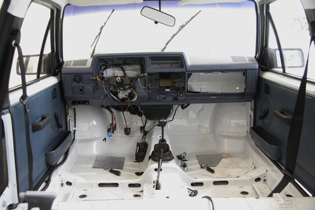 cors465.JPG (321.67 KiB) 43991 mal betrachtet Amaturenbrett ist vorerst mal drin